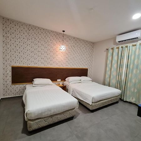 Hotel Bestari Kuala Lipis Zewnętrze zdjęcie