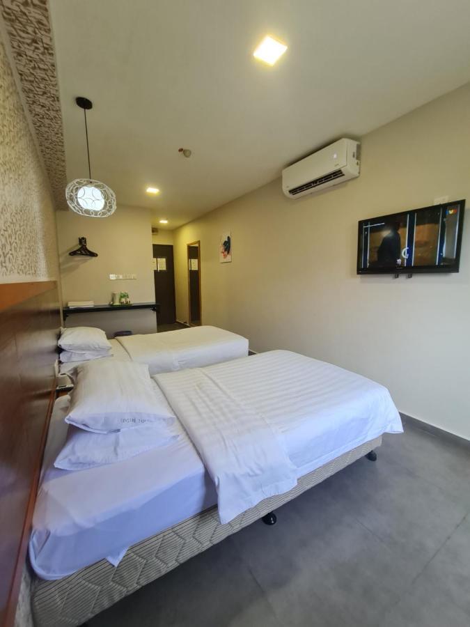 Hotel Bestari Kuala Lipis Zewnętrze zdjęcie